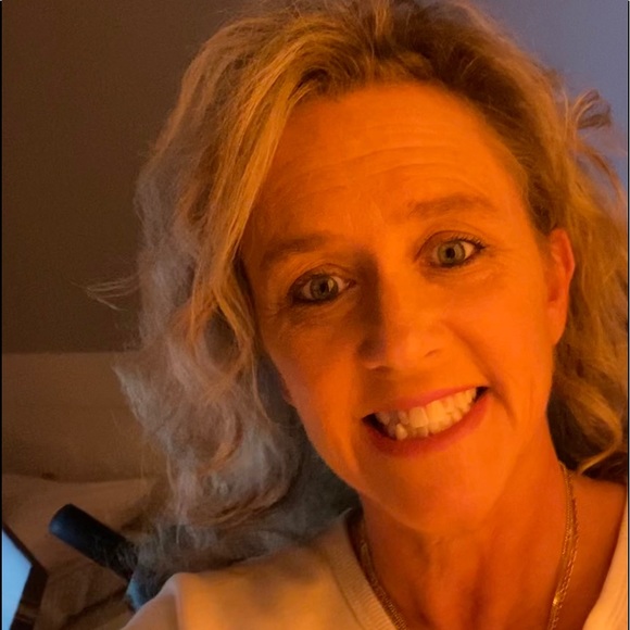 Meet your Posher, Deirdre - Picture 1 of 1